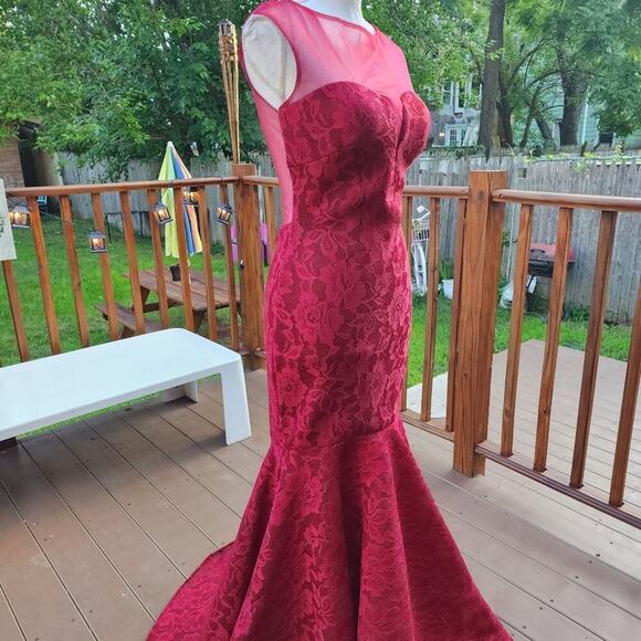 CLARISSE red formfitted Mermaid sweethaert with overlay sheer top prom dress 2 - Picture 5 of 12